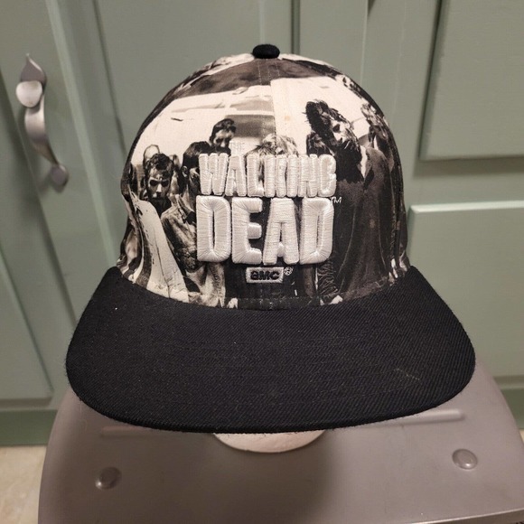 The Walking Dead TWD 2015 AMC All Over Print AOP Snapback Hat Cap OSFM VERY RARE - Picture 2 of 16